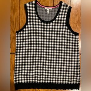 EUC Isaac Mizrahi Live women’s gingham plaid vest, size medium, black/white